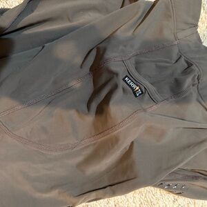 Kerrits taupe Brown equestrian tights / breeches never worn grippy seat